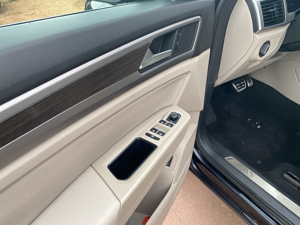 2019 Volkswagen Atlas 3.6L V6 SEL R-Line R-Line