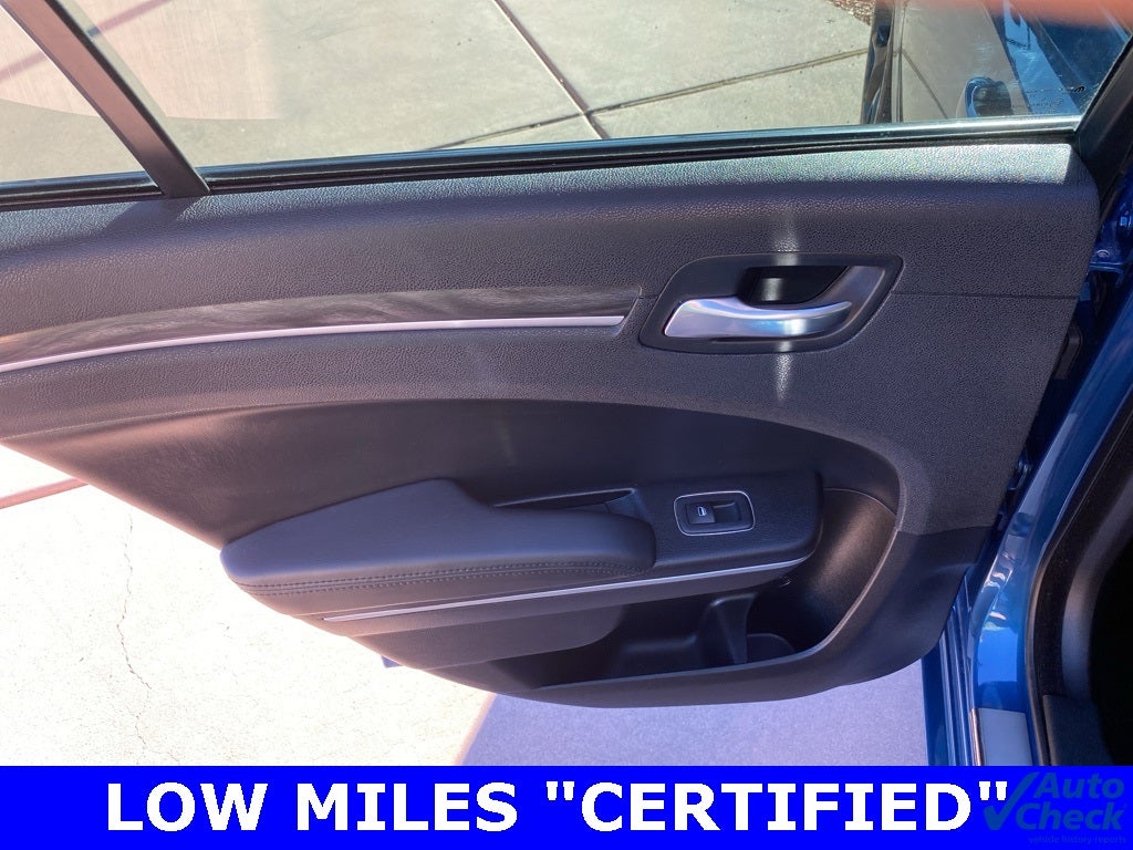 2021 Chrysler 300 Touring